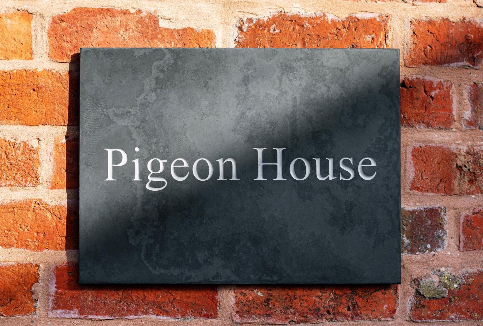 シュルーズベリー Pigeon House - Unique Barn With Private Garden, Hot Tub And Wood Burnerヴィラ エクステリア 写真