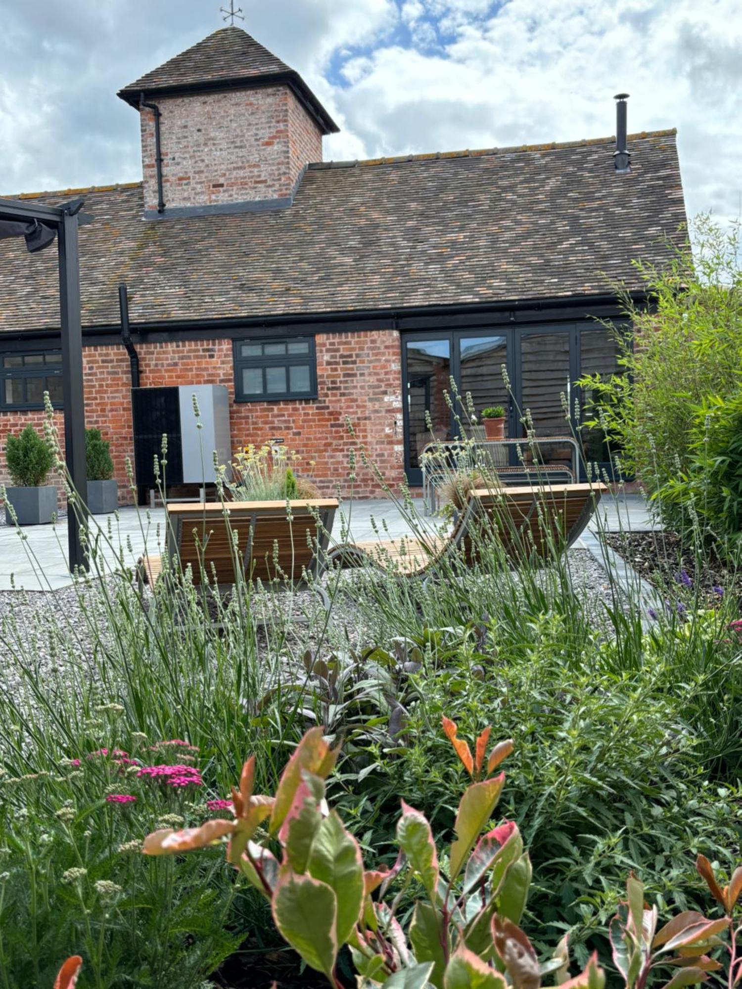シュルーズベリー Pigeon House - Unique Barn With Private Garden, Hot Tub And Wood Burnerヴィラ エクステリア 写真